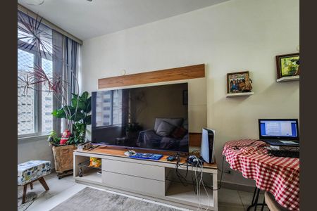 Apartamento para alugar com 95m², 2 quartos e 1 vagaDetalhe da sala
