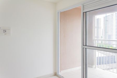 Sala/Cozinha de apartamento à venda com 2 quartos, 35m² em Parque Industrial Tomas Edson, São Paulo