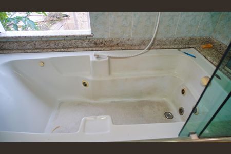 Casa para alugar com 497m², 6 quartos e 2 vagasBanheiro suíte 3