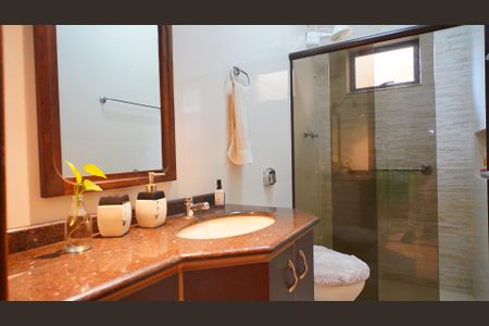 Casa para alugar com 497m², 6 quartos e 2 vagasBanheiro corredor