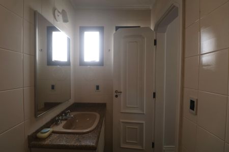 Apartamento para alugar com 120m², 4 quartos e 2 vagas Apartamento para alugar com 120m², 4 quartos e 2 vagasBanheiro Suíte 1