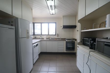 Apartamento para alugar com 120m², 4 quartos e 2 vagas Apartamento para alugar com 120m², 4 quartos e 2 vagasCozinha