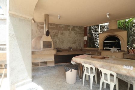 Apartamento para alugar com 120m², 4 quartos e 2 vagas Apartamento para alugar com 120m², 4 quartos e 2 vagasÁrea comum - Churrasqueira