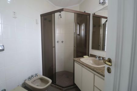 Apartamento para alugar com 120m², 4 quartos e 2 vagas Apartamento para alugar com 120m², 4 quartos e 2 vagasBanheiro Suíte 2