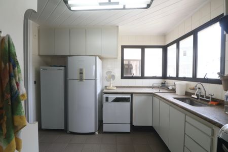 Apartamento para alugar com 120m², 4 quartos e 2 vagas Apartamento para alugar com 120m², 4 quartos e 2 vagasCozinha