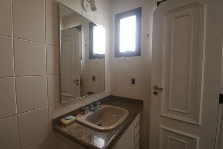 Apartamento para alugar com 120m², 4 quartos e 2 vagas Apartamento para alugar com 120m², 4 quartos e 2 vagasBanheiro Suíte 1