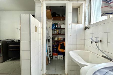 Apartamento à venda com 68m², 2 quartos e 1 vagaÁrea de Serviço