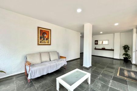 Apartamento à venda com 68m², 2 quartos e 1 vagaHall social