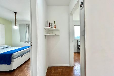 Corredor de apartamento à venda com 2 quartos, 68m² em Vila Alexandria, São Paulo