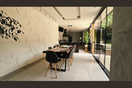 Casa de condomínio à venda com 200m², 3 quartos e 3 vagas