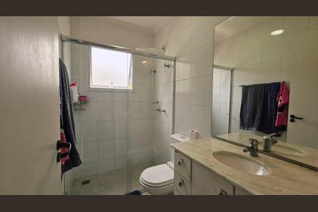 Casa de condomínio à venda com 200m², 3 quartos e 3 vagas