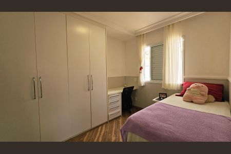 Casa de condomínio à venda com 200m², 3 quartos e 3 vagas