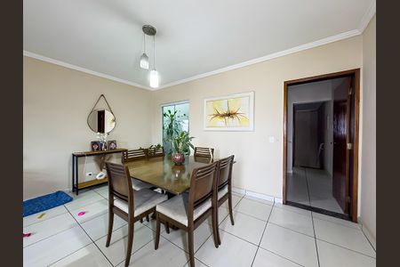 Casa para alugar com 3 quartos, 236m² em Conjunto Habitacional Leao de Ouro, São Bernardo do Campo