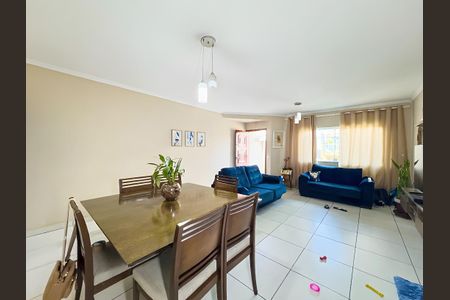 Casa para alugar com 3 quartos, 236m² em Conjunto Habitacional Leao de Ouro, São Bernardo do Campo