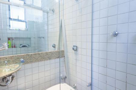 Apartamento à venda com 195m², 4 quartos e 3 vagasBanheiro suite 1