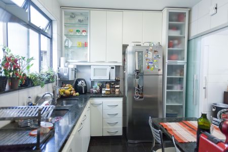 Apartamento à venda com 195m², 4 quartos e 3 vagasCozinha