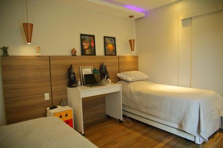 Casa à venda com 169m², 3 quartos e 1 vagaSuíte 2 