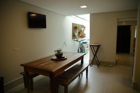 Casa à venda com 169m², 3 quartos e 1 vagaÁrea de Serviço