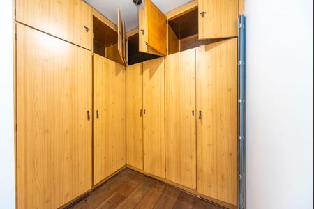 Casa à venda com 165m², 3 quartos e 2 vagas Casa à venda com 165m², 3 quartos e 2 vagasCloset do Quarto 3