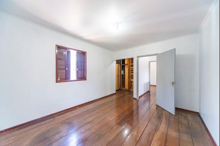 Casa à venda com 165m², 3 quartos e 2 vagas Casa à venda com 165m², 3 quartos e 2 vagasQuarto 3