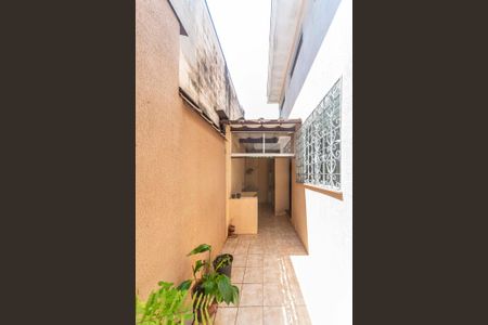 Casa à venda com 165m², 3 quartos e 2 vagas Casa à venda com 165m², 3 quartos e 2 vagasQuintal Fundos