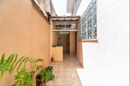 Casa à venda com 165m², 3 quartos e 2 vagas Casa à venda com 165m², 3 quartos e 2 vagasQuintal Fundos