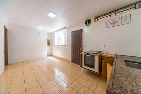 Casa à venda com 165m², 3 quartos e 2 vagas Casa à venda com 165m², 3 quartos e 2 vagasCozinha