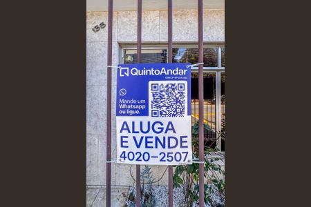 Casa à venda com 165m², 3 quartos e 2 vagas Casa à venda com 165m², 3 quartos e 2 vagasPlaca Instalada na Fachada