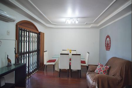 Sala de casa à venda com 6 quartos, 502m² em Chácara das Pedras, Porto Alegre