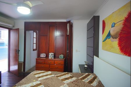 Suíte de casa à venda com 6 quartos, 502m² em Chácara das Pedras, Porto Alegre