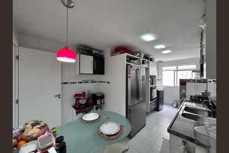 Apartamento para alugar com 360m², 3 quartos e 3 vagas Apartamento para alugar com 360m², 3 quartos e 3 vagasCozinha e Área de Serviço