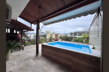 Apartamento para alugar com 220m², 4 quartos e 2 vagas Apartamento para alugar com 220m², 4 quartos e 2 vagasTerraço