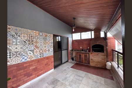 Apartamento para alugar com 220m², 4 quartos e 2 vagas Apartamento para alugar com 220m², 4 quartos e 2 vagasTerraço