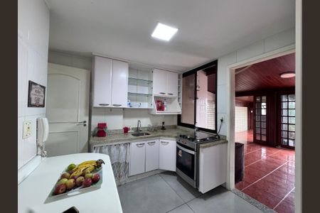 Apartamento para alugar com 220m², 4 quartos e 2 vagas Apartamento para alugar com 220m², 4 quartos e 2 vagasCozinha