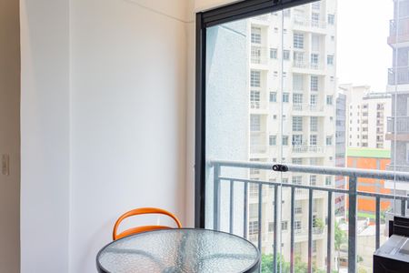 Varanda de kitnet/studio para alugar com 1 quarto, 26m² em Pompeia, São Paulo