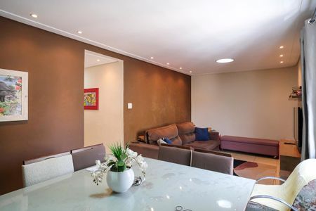 Apartamento à venda com 68m², 2 quartos e 1 vagaSala