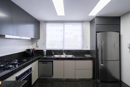 Apartamento à venda com 158m², 4 quartos e 3 vagas Apartamento à venda com 158m², 4 quartos e 3 vagasCozinha