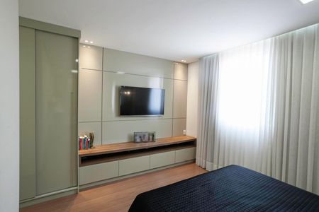 Apartamento à venda com 158m², 4 quartos e 3 vagas Apartamento à venda com 158m², 4 quartos e 3 vagasSuíte 2