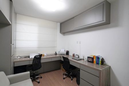 Apartamento à venda com 158m², 4 quartos e 3 vagas Apartamento à venda com 158m², 4 quartos e 3 vagasQuarto 2