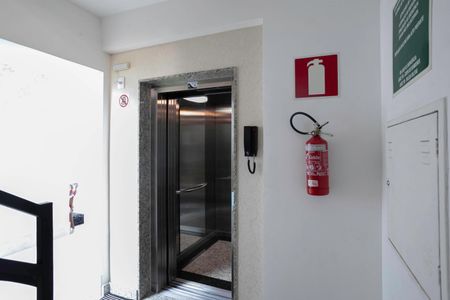 Apartamento à venda com 158m², 4 quartos e 3 vagas Apartamento à venda com 158m², 4 quartos e 3 vagasEntrada