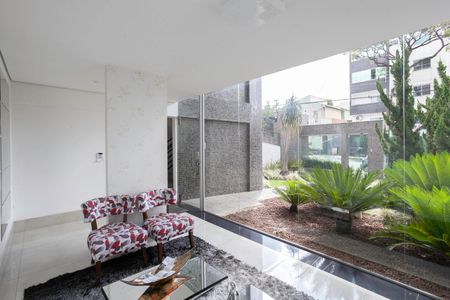 Apartamento à venda com 158m², 4 quartos e 3 vagas Apartamento à venda com 158m², 4 quartos e 3 vagasHall social