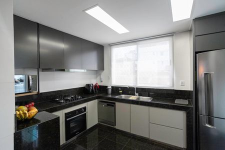 Apartamento à venda com 158m², 4 quartos e 3 vagas Apartamento à venda com 158m², 4 quartos e 3 vagasCozinha