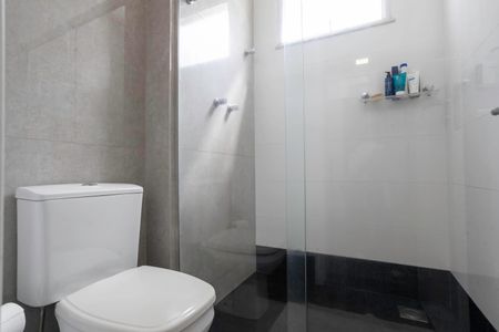 Apartamento à venda com 158m², 4 quartos e 3 vagas Apartamento à venda com 158m², 4 quartos e 3 vagasBanheiro da suíte