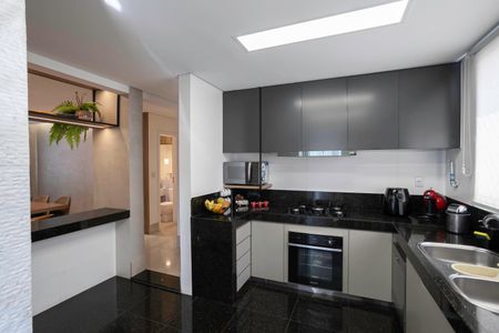 Apartamento à venda com 158m², 4 quartos e 3 vagas Apartamento à venda com 158m², 4 quartos e 3 vagasCozinha