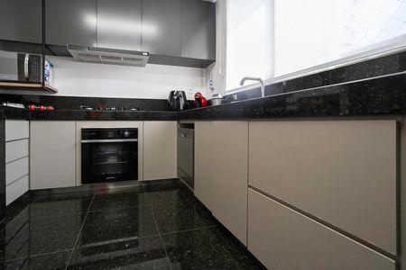 Apartamento à venda com 158m², 4 quartos e 3 vagas Apartamento à venda com 158m², 4 quartos e 3 vagasCozinha