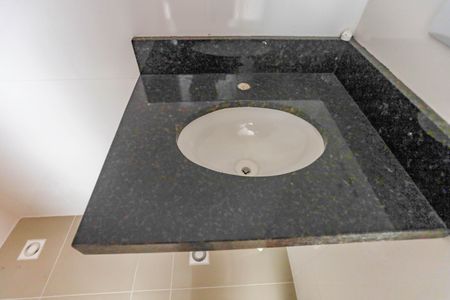 Apartamento à venda com 44m², 2 quartos e sem vagaBanheiro 