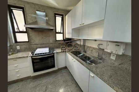 Apartamento à venda com 240m², 4 quartos e 3 vagas