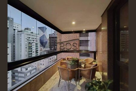 Apartamento à venda com 240m², 4 quartos e 3 vagas