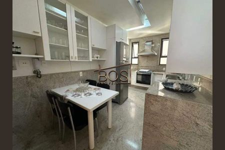Apartamento à venda com 240m², 4 quartos e 3 vagas