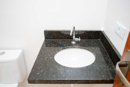 Apartamento à venda com 45m², 2 quartos e sem vagaBanheiro